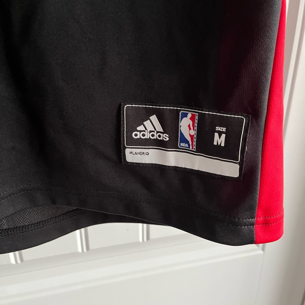 Adidas Toronto Basketball Jersey, men’s medium - Picture 4 of 4